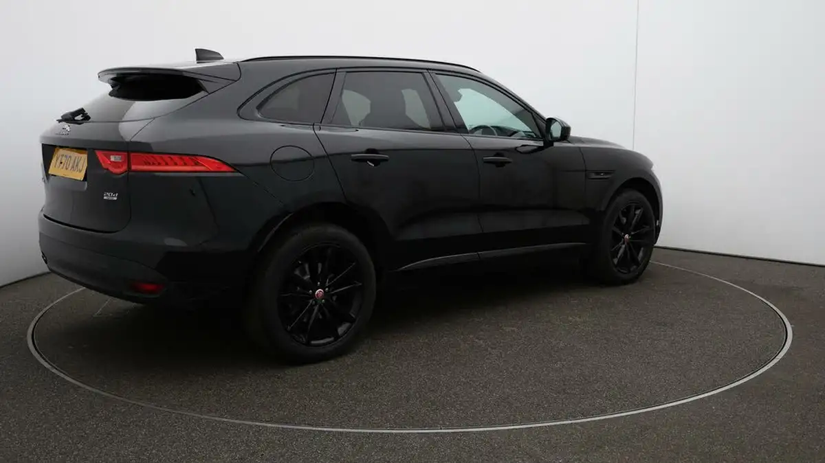 2020-jaguar-f-pace-20-i4d-chequered-flag-180ps-big-46