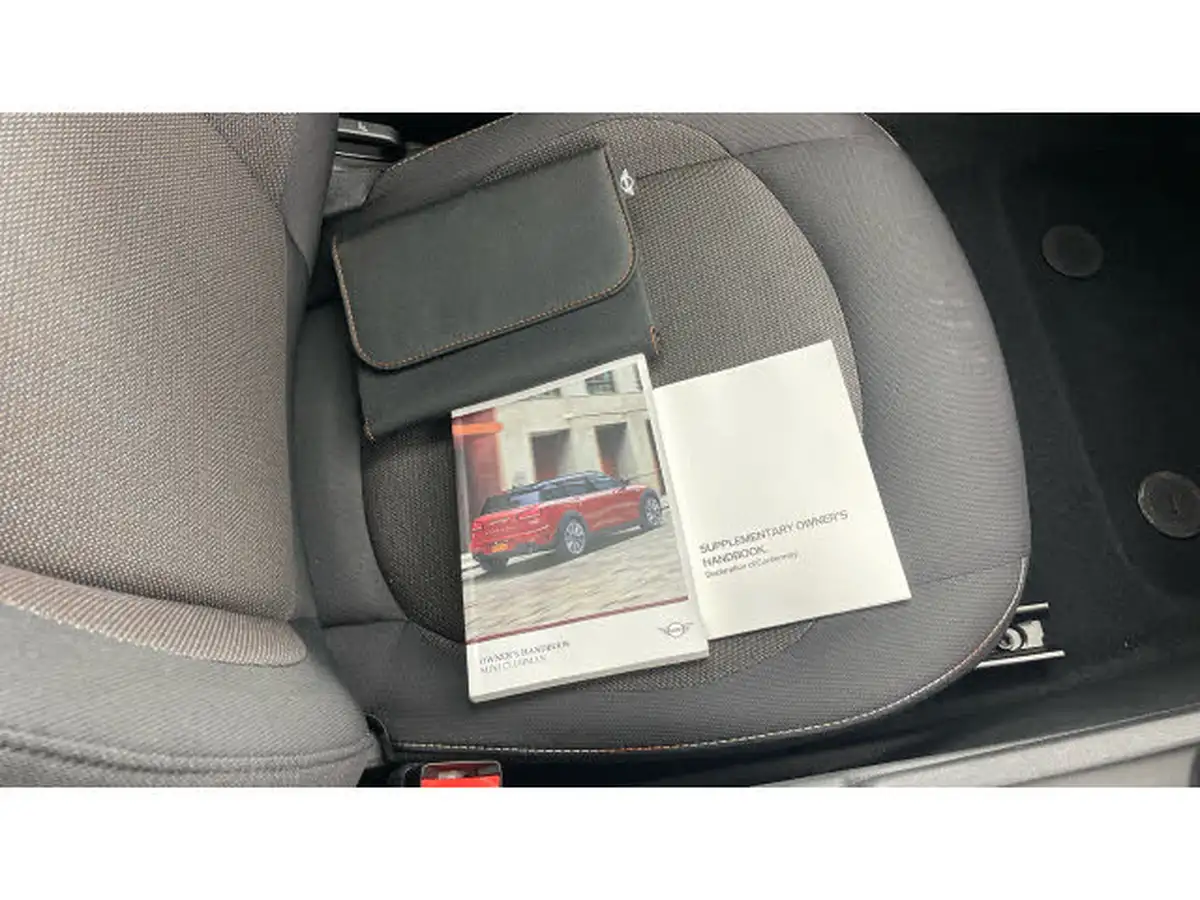 2020-mini-clubman-15-cooper-classic-big-61