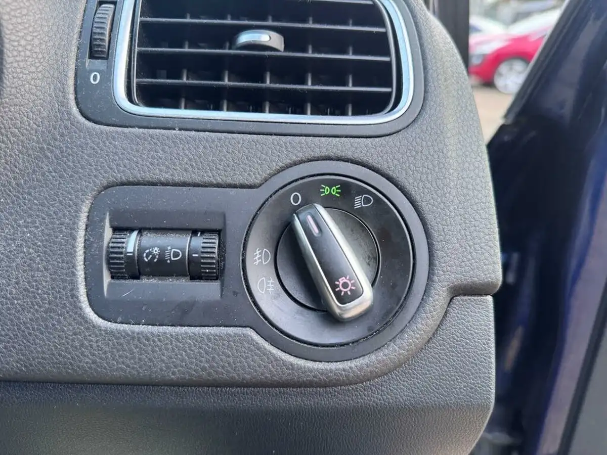 2014-volkswagen-polo-14-match-edition-5d-big-16
