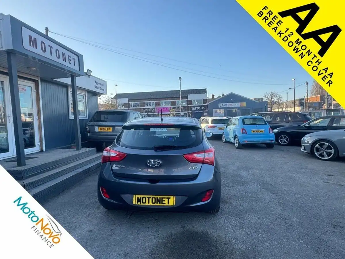 2015-hyundai-i30-16crdi-se-110ps-hatchback-big-13