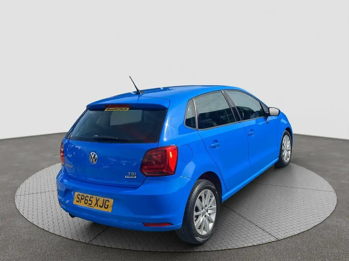 2015-volkswagen-polo-12-tsi-se-5d-big-7