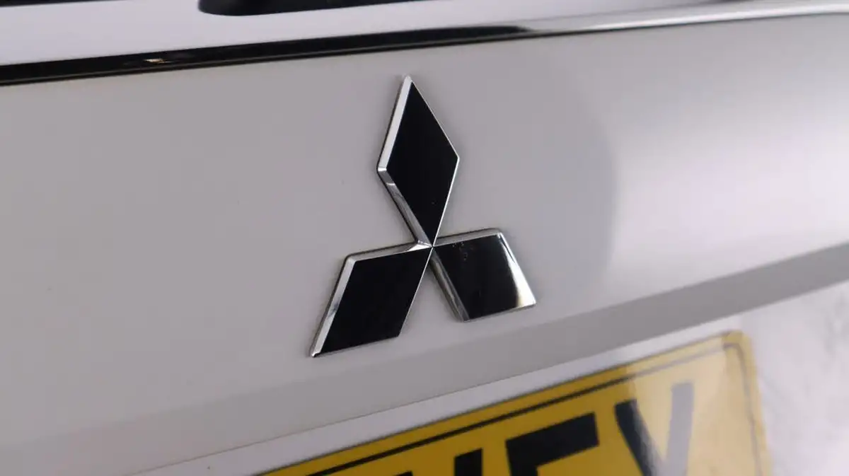 2018-mitsubishi-outlander-22di-d-4-leather-big-19