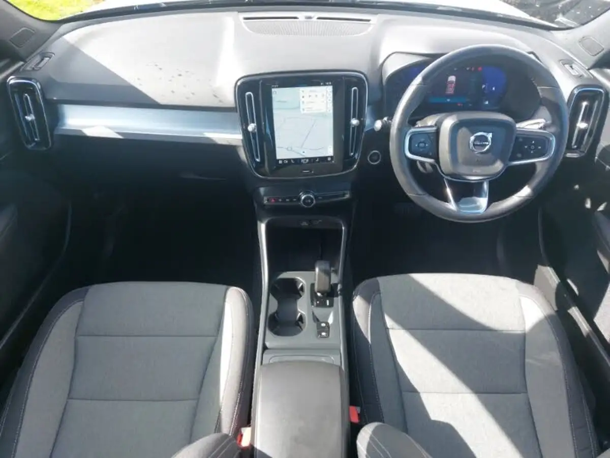 2023-volvo-xc40-20-b3-core-big-2