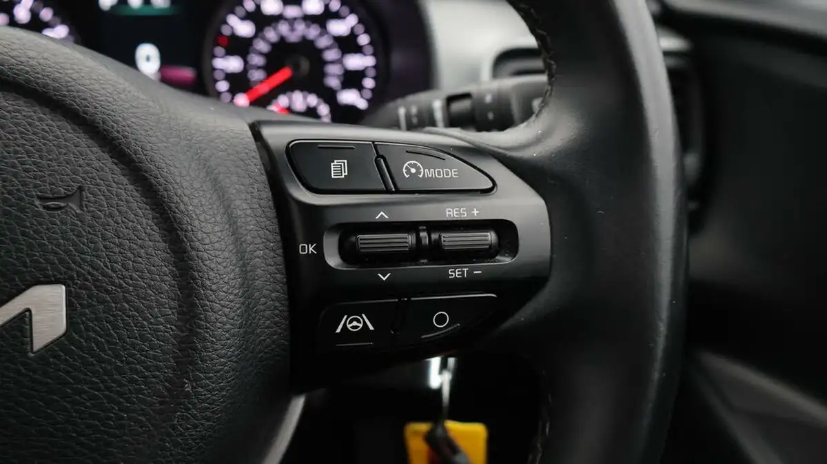 2022-kia-stonic-10-t-gdi-2-dct-big-23