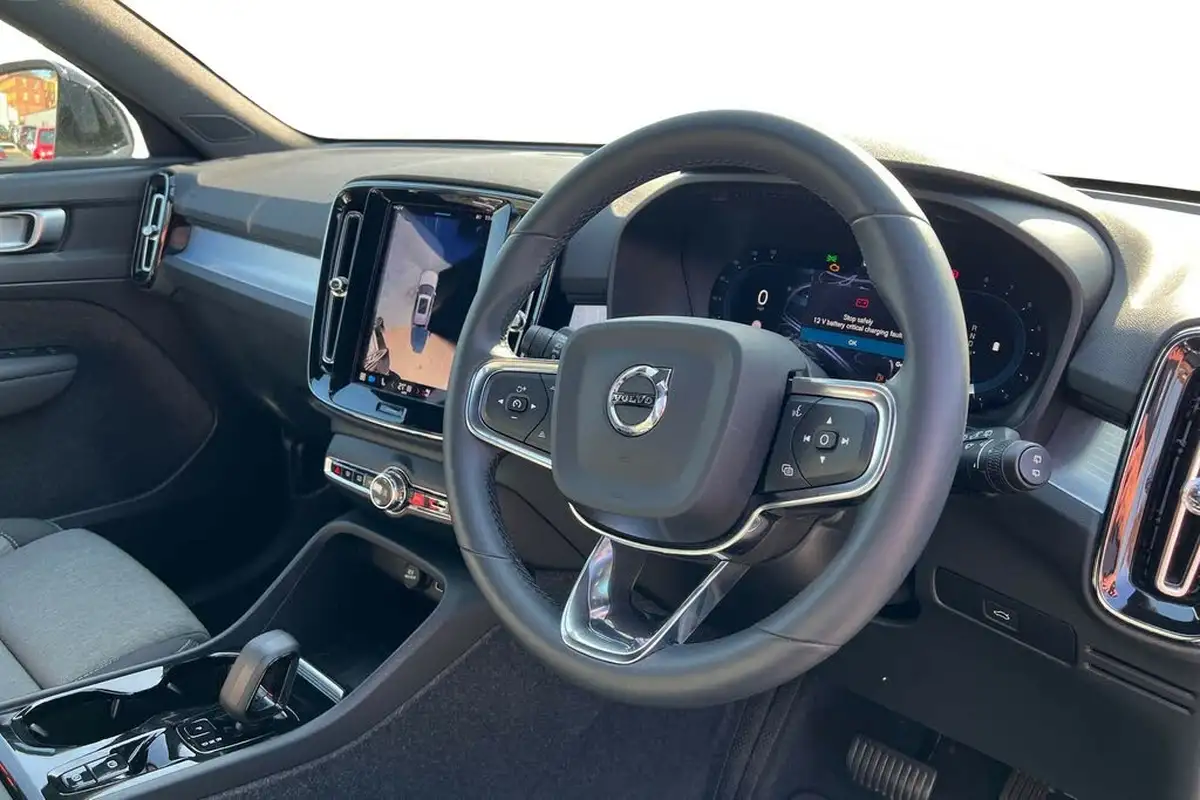 2024-volvo-xc40-20-b3-plus-big-9