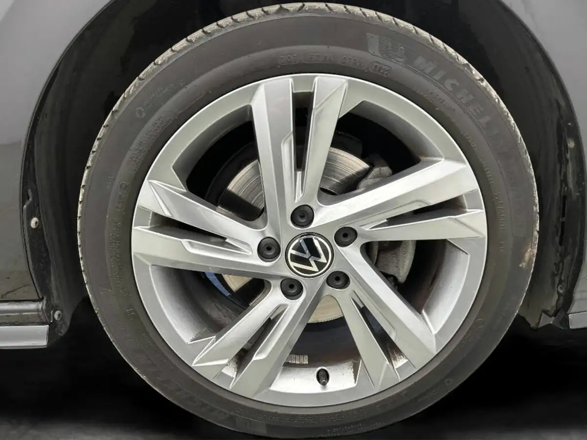 2022-volkswagen-golf-15-etsi-r-line-150ps-hatchback-big-8