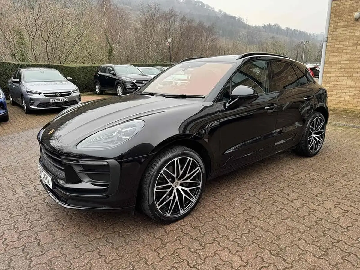 2022-porsche-macan-20-big-7