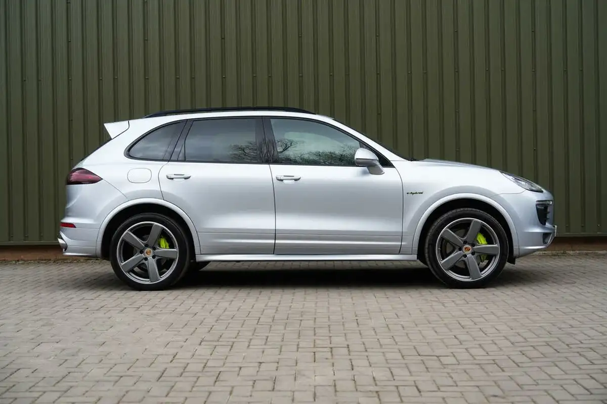 2017-porsche-cayenne-30-s-e-hybrid-platinum-edition-big-7