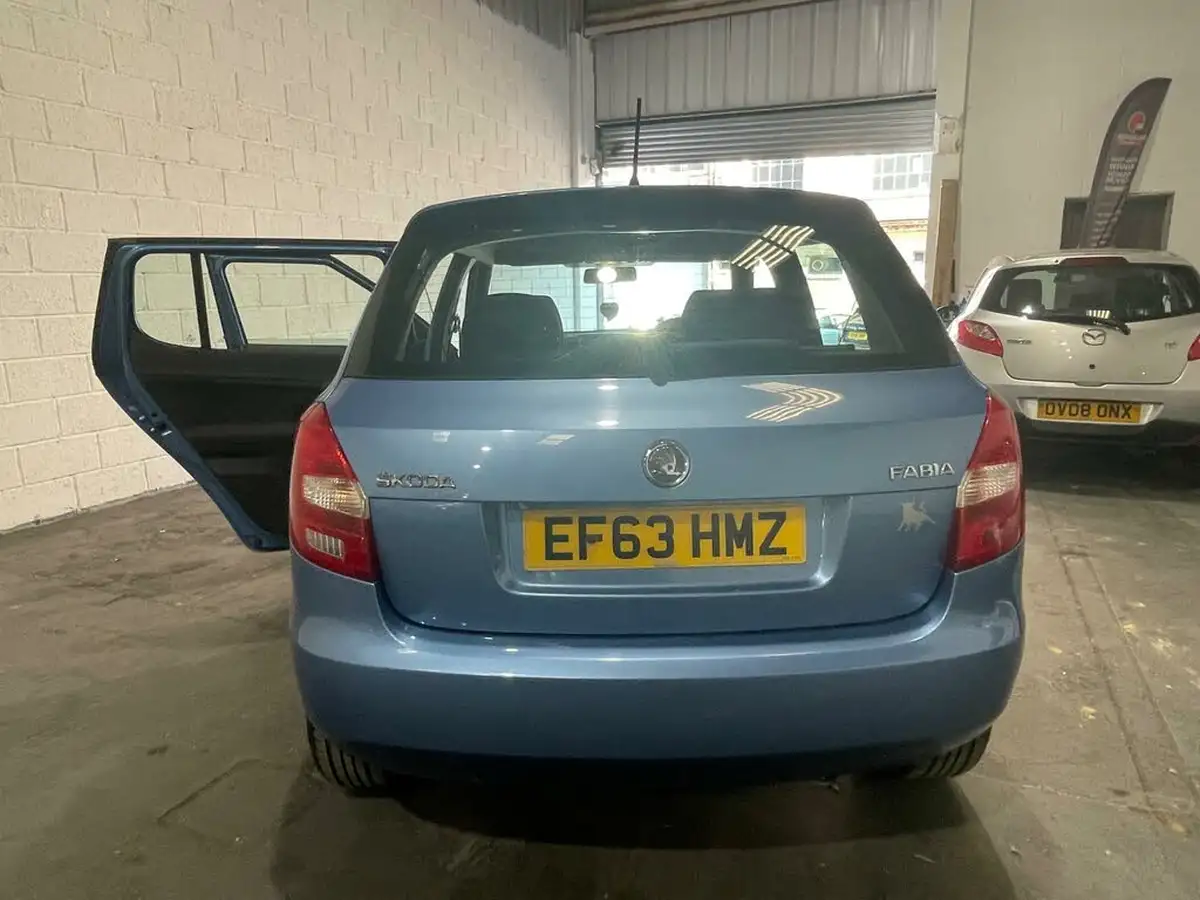 2014-skoda-fabia-12-se-70bhp-hatchback-1198cc-big-12