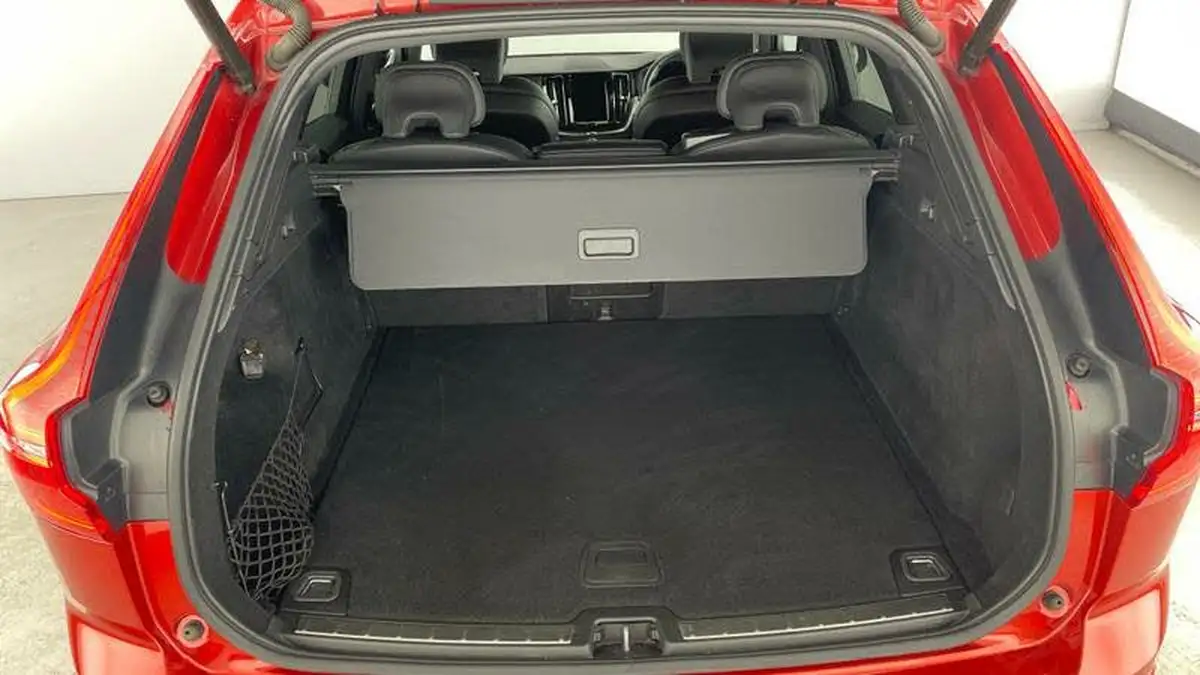2021-volvo-xc60-20td-b4-r-design-awd-big-29