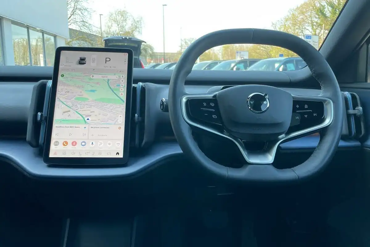 2024-volvo-ex30-e-single-motor-ultra-big-32