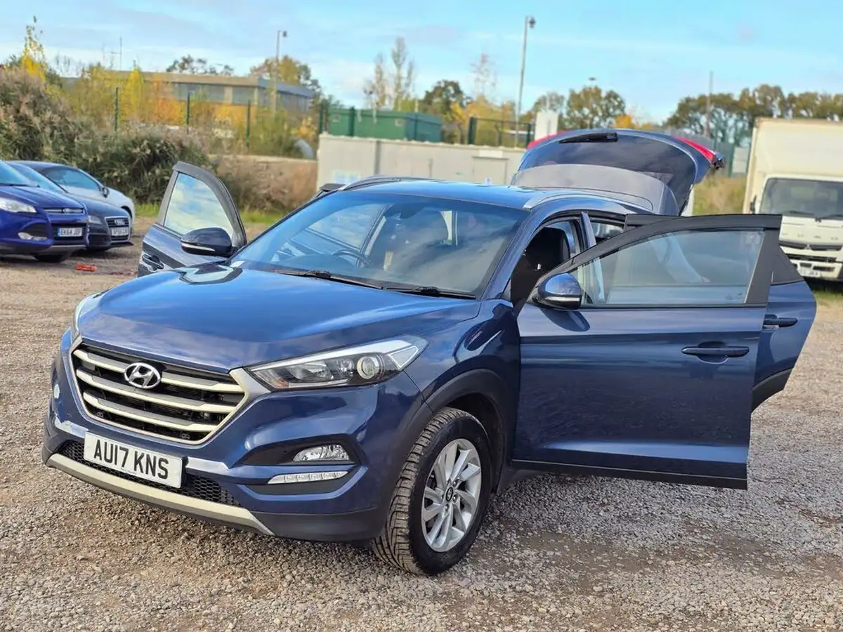 2017-hyundai-tucson-17crdi-blue-drive-se-nav-141ps-dct-big-15