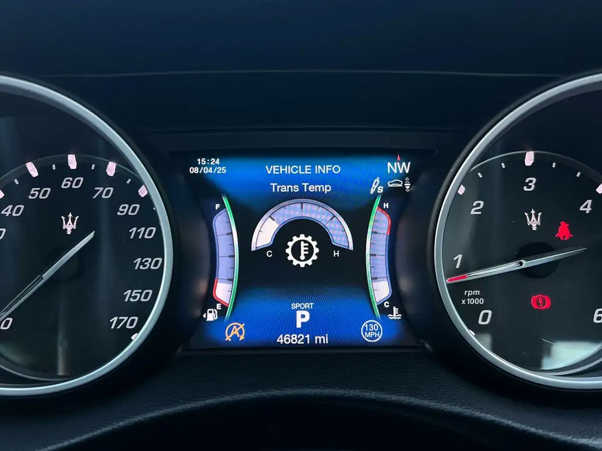 2017-maserati-levante-30td-awd-big-30