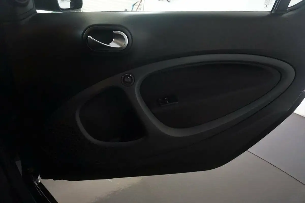 2016-smart-fortwo-10-passion-70bhp-premiumss-coupe-twinamic-big-17