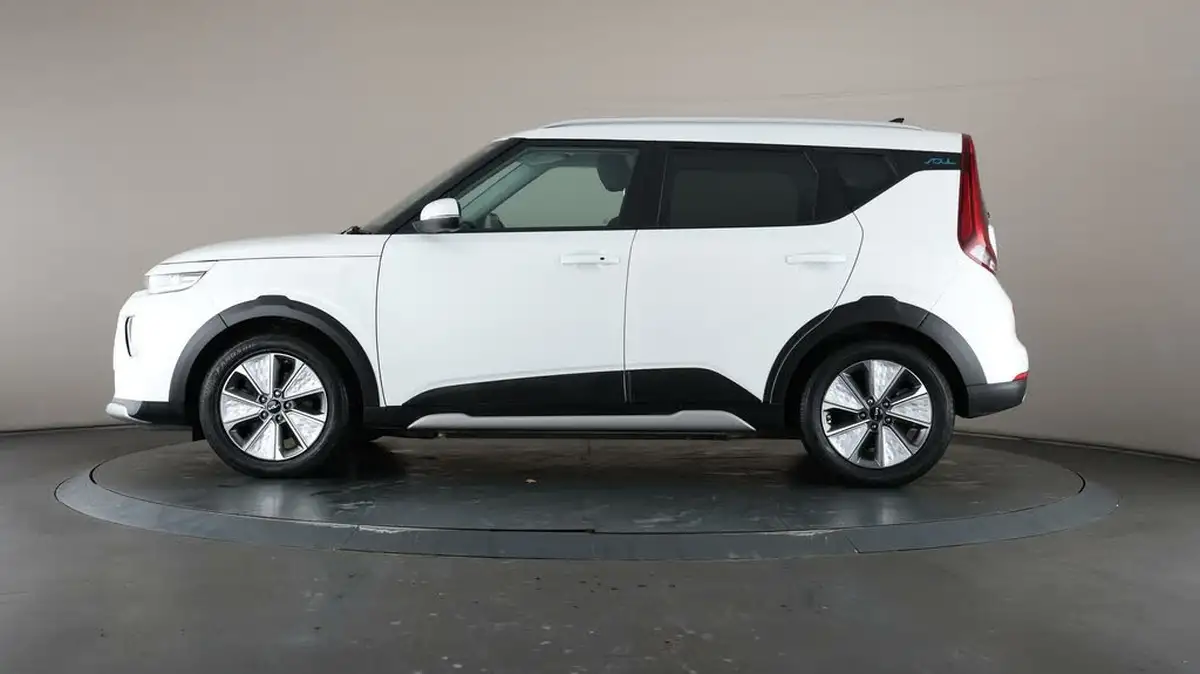 2022-kia-soul-ev-maxx-big-3