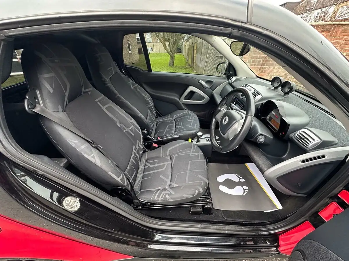2010-smart-fortwo-10-passion-84bhp-cabriolet-big-10