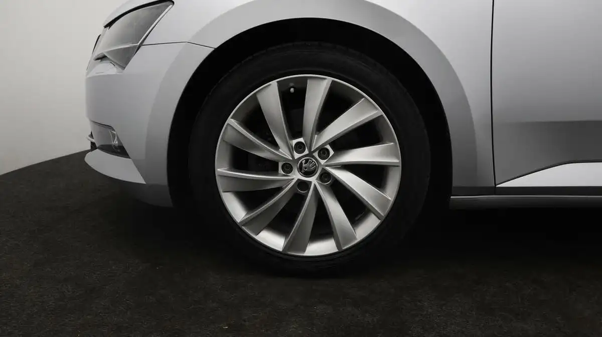 2018-skoda-superb-14-tsi-act-se-l-executive-hatchback-dsg-big-17