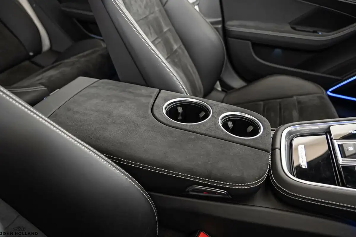 2023-porsche-panamera-40-gts-hatchback-big-20