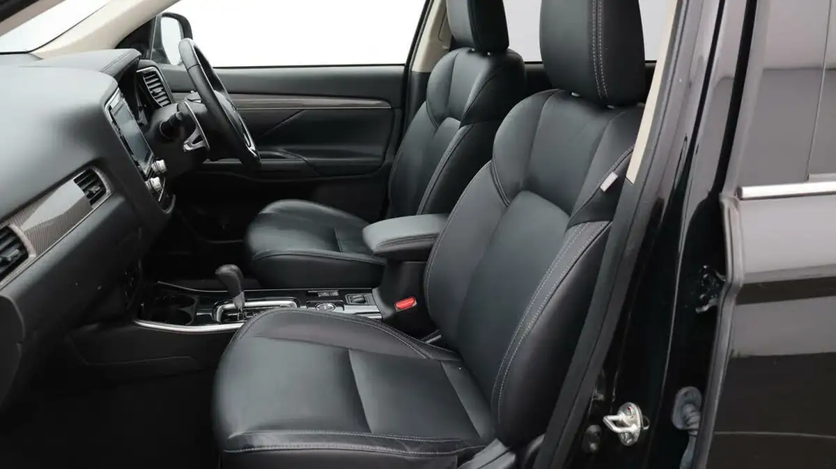 2020-mitsubishi-outlander-20-exceed-big-14