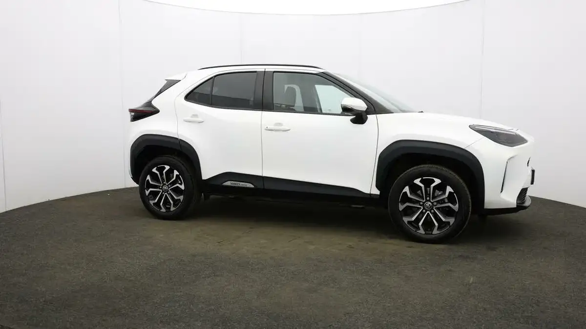 2022-toyota-yaris-cross-15-vvt-i-design-big-41