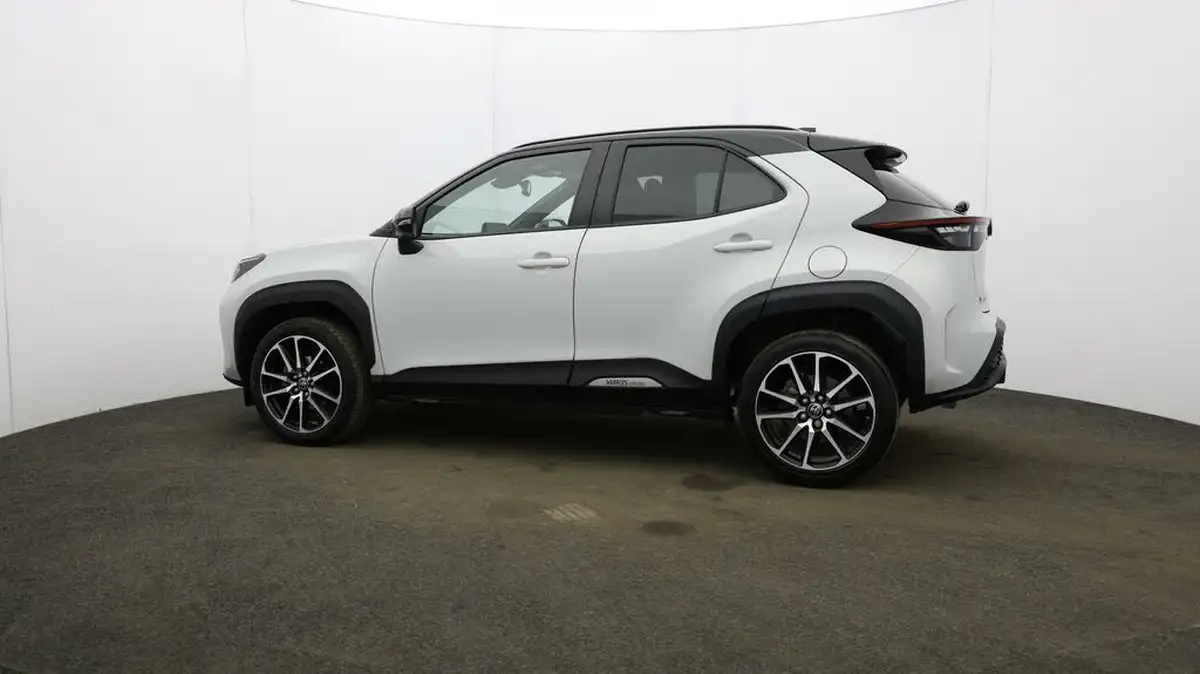 2023-toyota-yaris-cross-15-vvt-i-gr-sport-big-59