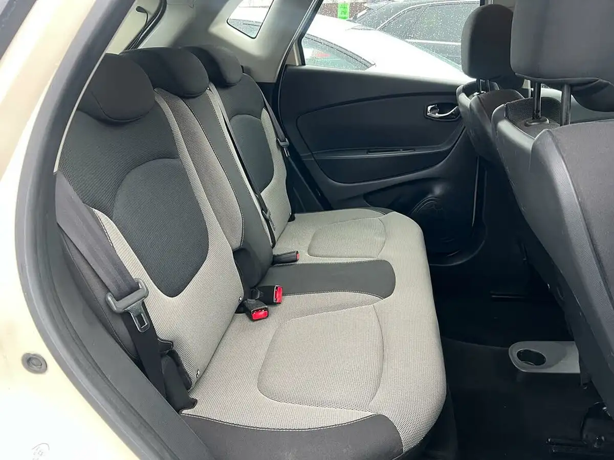 2013-renault-captur-09-expression-convenience-pk-big-10