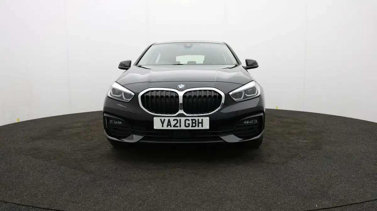 2021-bmw-1-series-15-118i-se-lcp-big-43