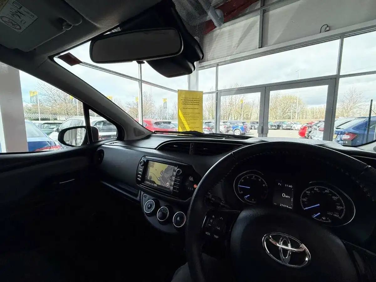 2019-toyota-yaris-15-vvt-i-icon-tech-111bhp-1496cc-big-14