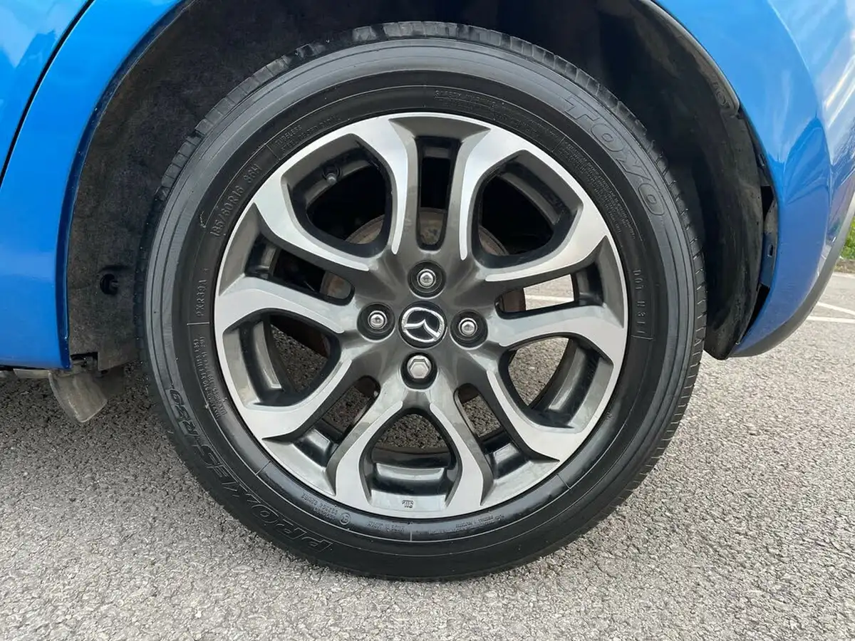 2015-mazda-mazda2-15-sport-nav-90ps-big-19