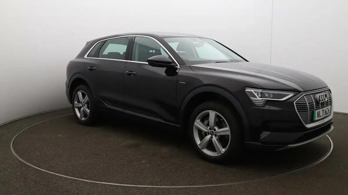 2021-audi-e-tron-55e-technik-station-wagon-big-36