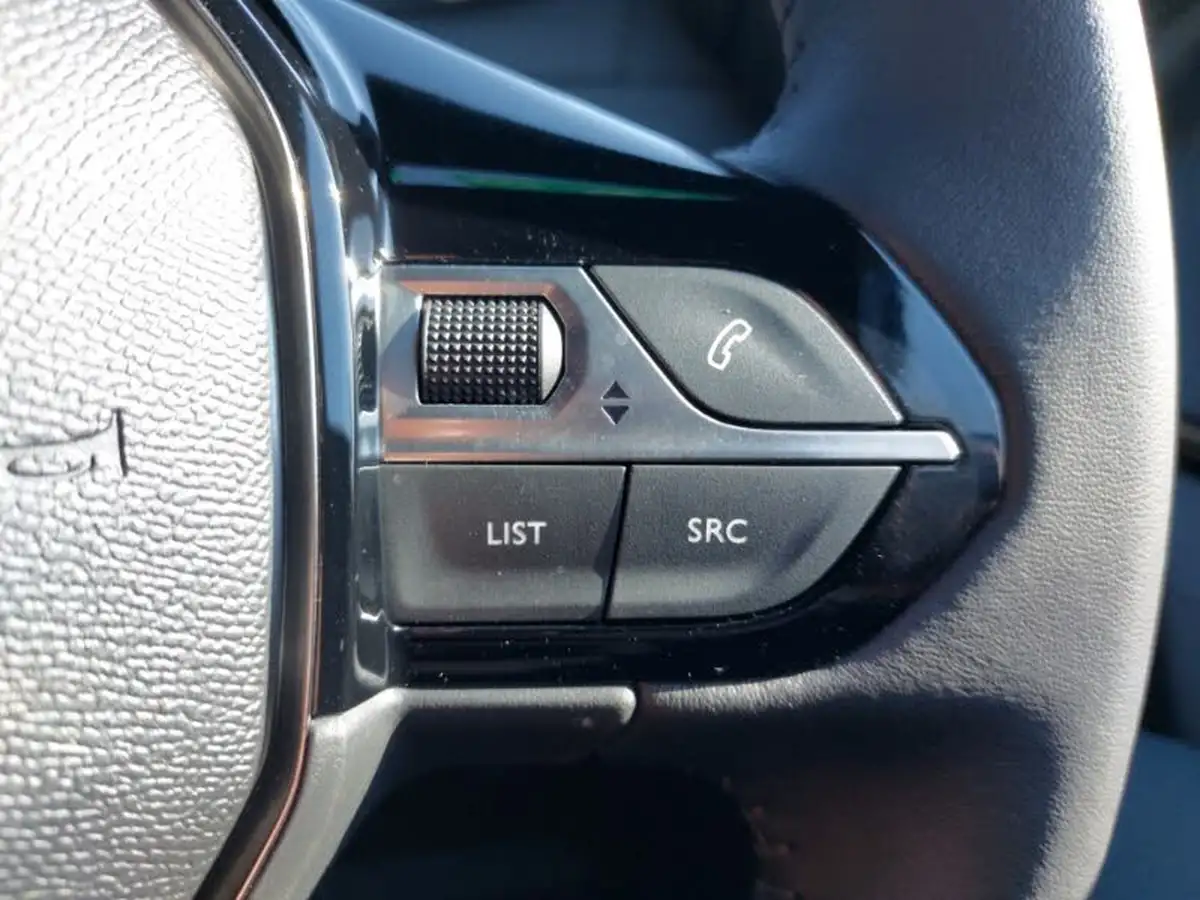 2024-peugeot-2008-suv-12-puretech-allure-130ps-big-12