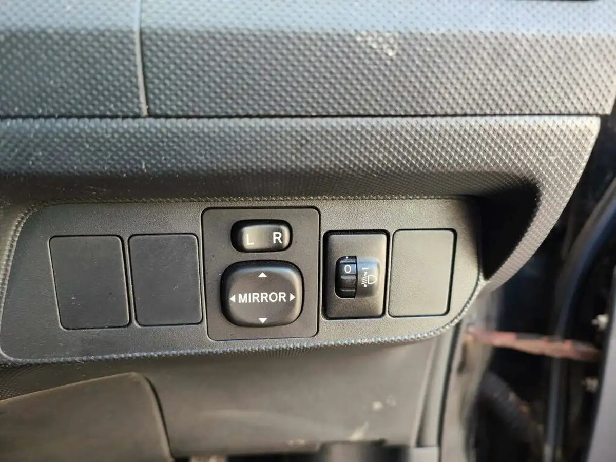 2007-toyota-auris-16-t3-5d-mmt-big-16