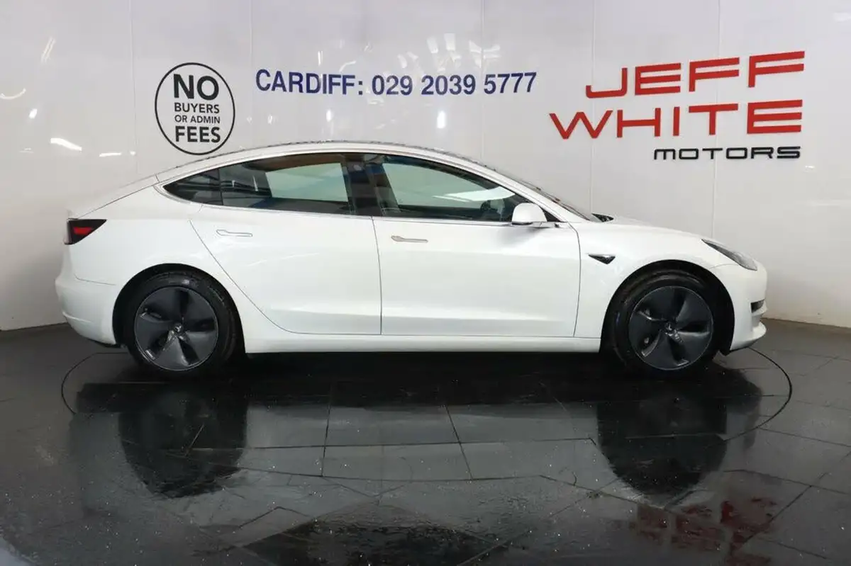 2019-tesla-model-3-e-standard-plus-big-5