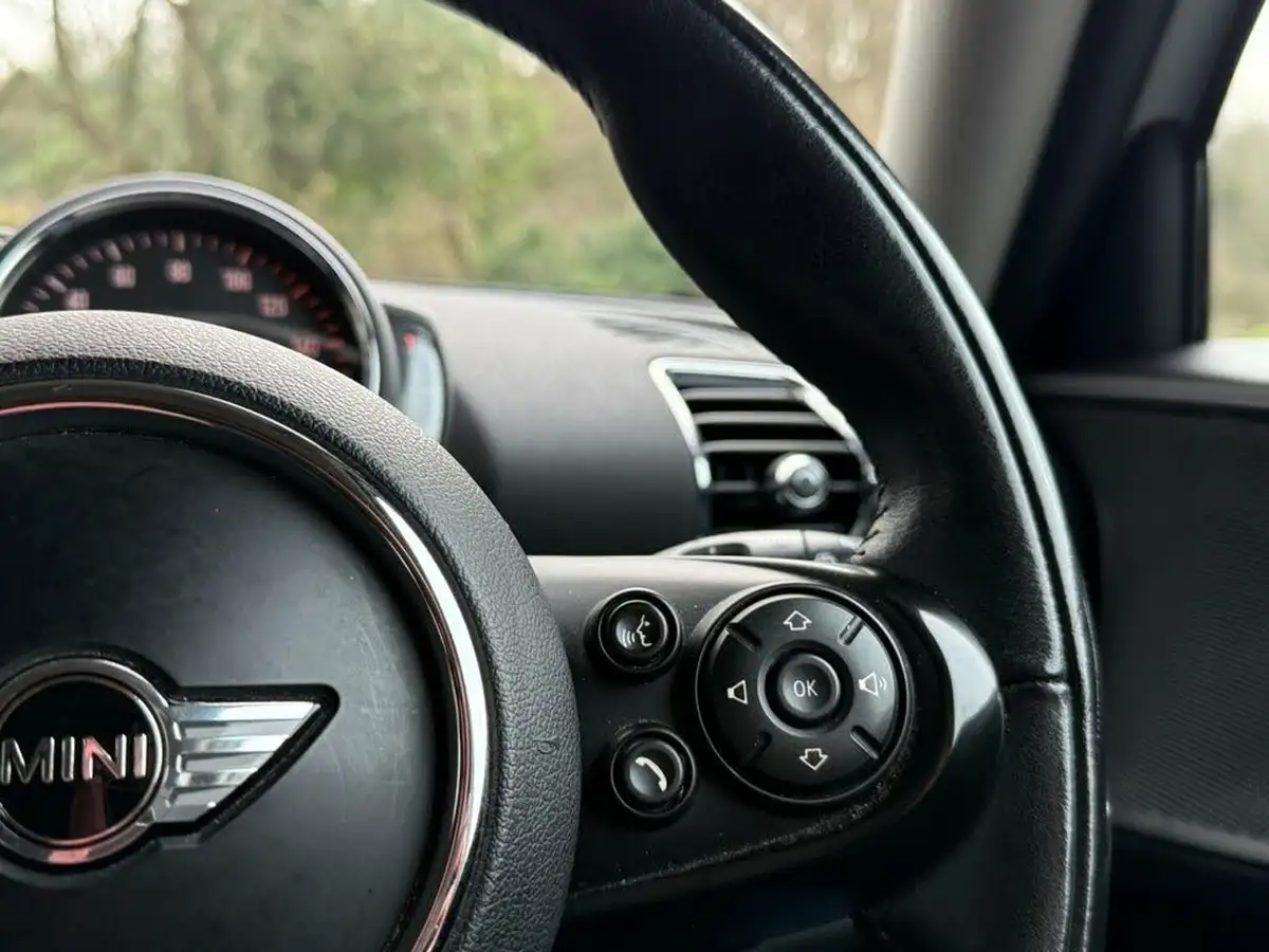 2018-mini-clubman-15-cooper-ss-big-30