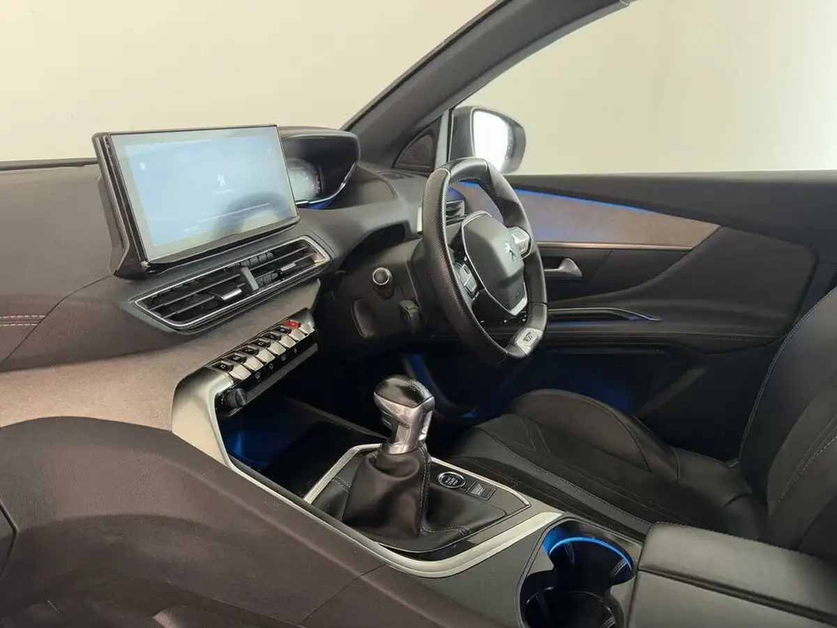 2021-peugeot-3008-suv-15-bluehdi-gt-big-13