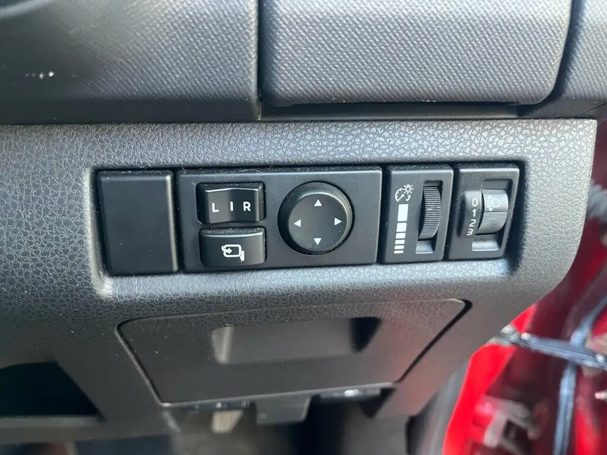 2015-isuzu-d-max-25td-fury-big-19