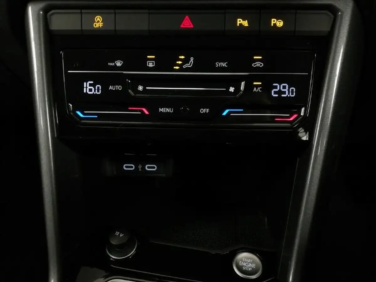 2023-volkswagen-t-roc-15-tsi-style-hatchback-5d-dsg-big-12