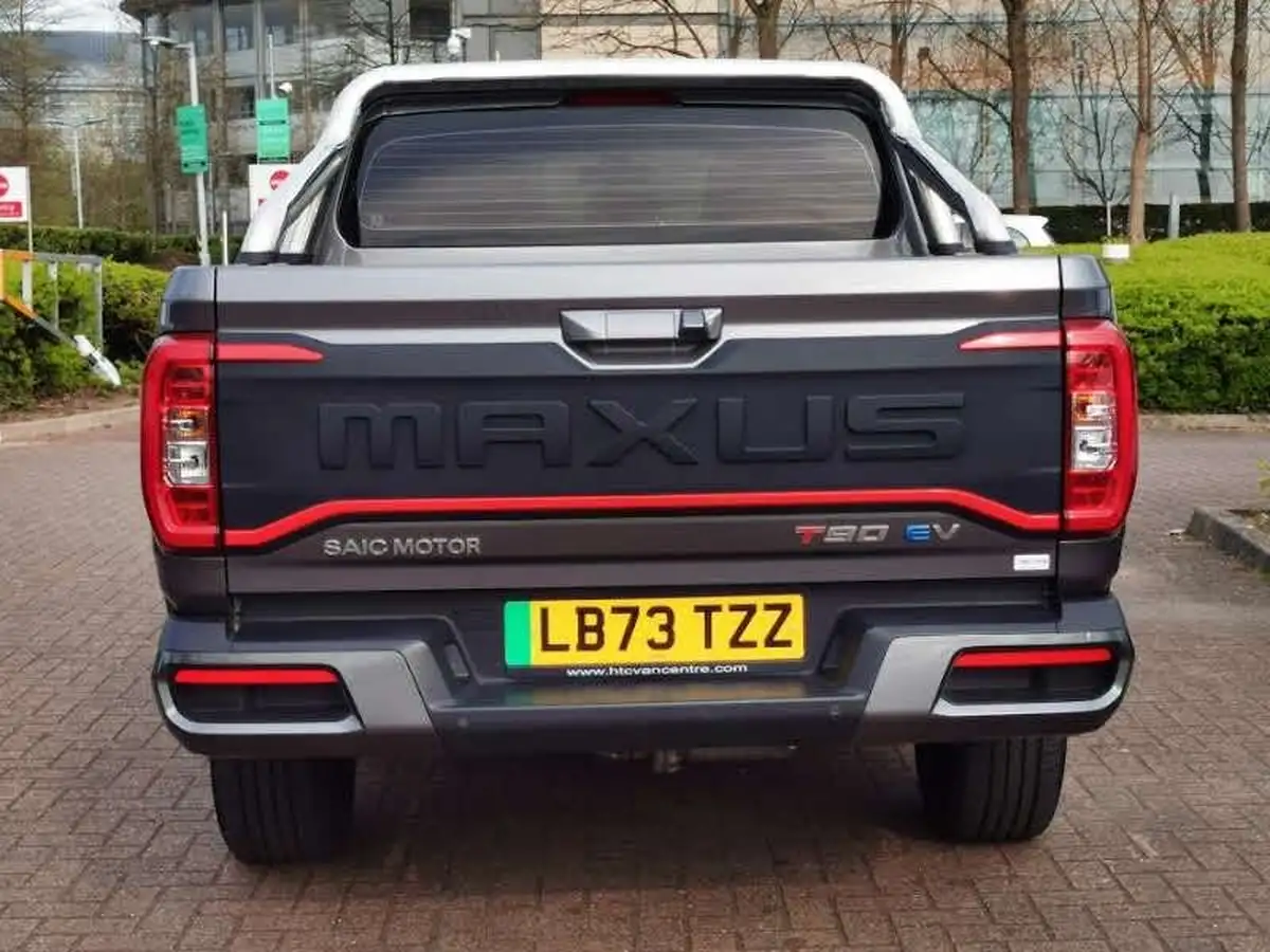 2023-maxus-t90ev-e-8855kwh-big-5