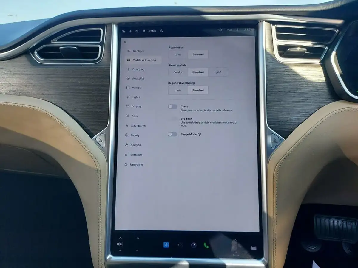 2017-tesla-model-s-e-90d-311kw-nav-big-39