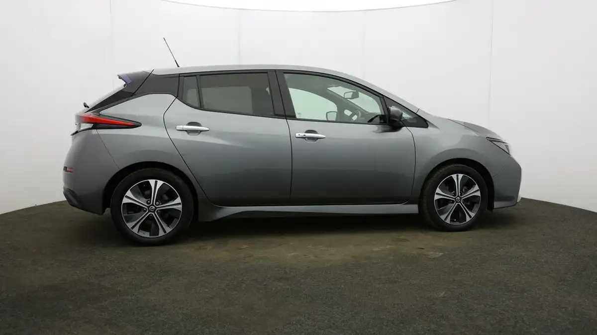 2021-nissan-leaf-e-n-connecta-big-47