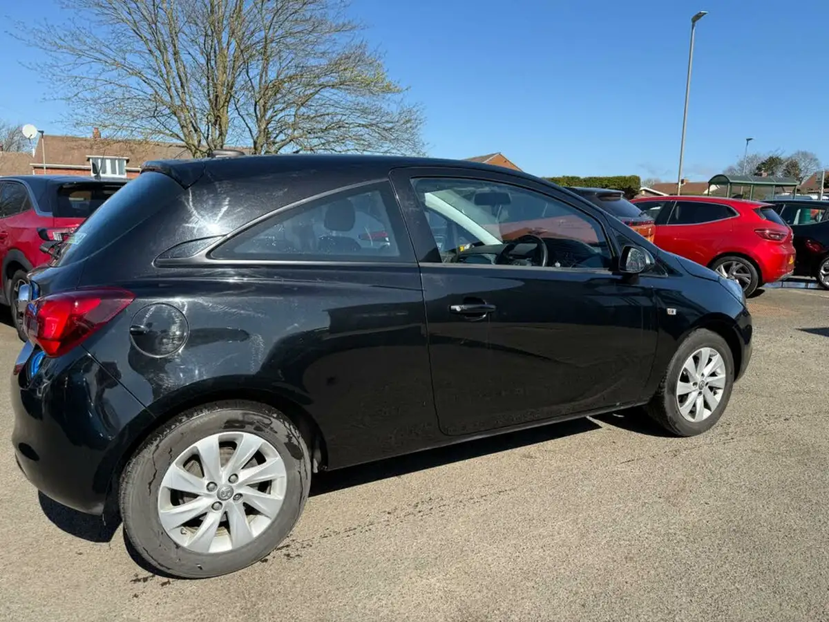 2017-vauxhall-corsa-14i-design-90ps-ecoflex-3d-big-22