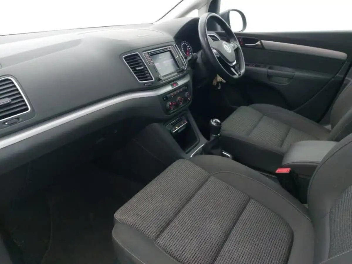 2019-volkswagen-sharan-20tdi-se-nav-150ps-scr-big-4