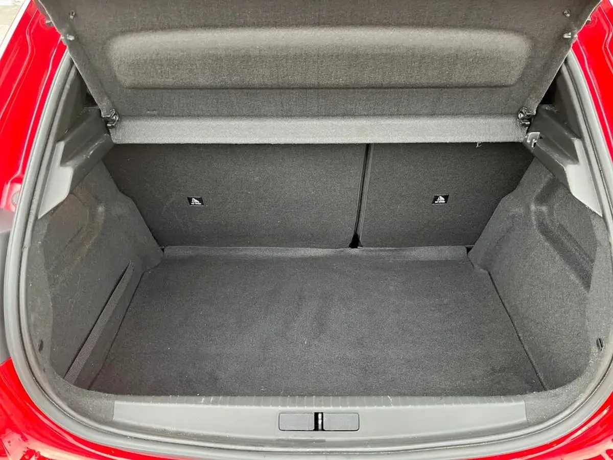 2023-peugeot-208-12-puretech-allure-premium-100bhp-big-9