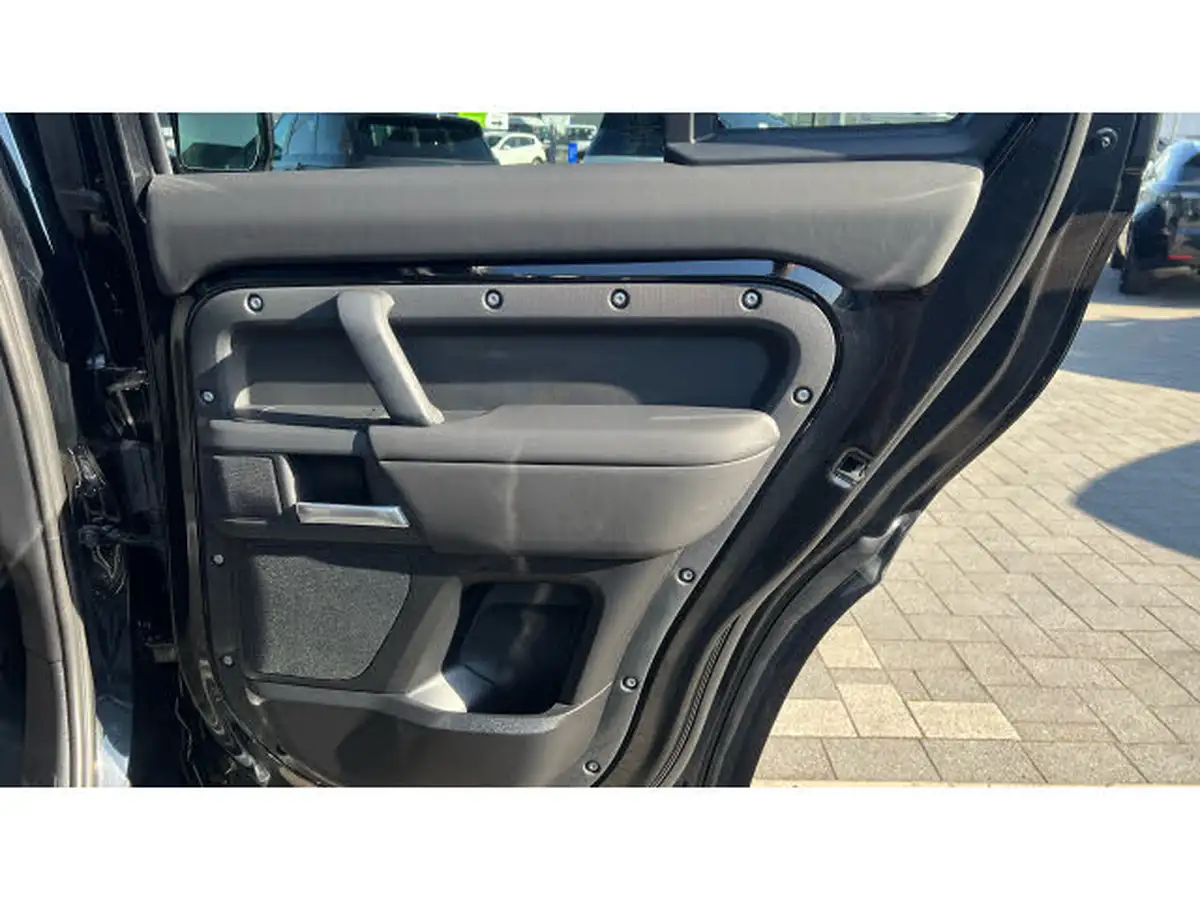 2024-land-rover-110-defender-30-d350-x-dynamic-se-big-31