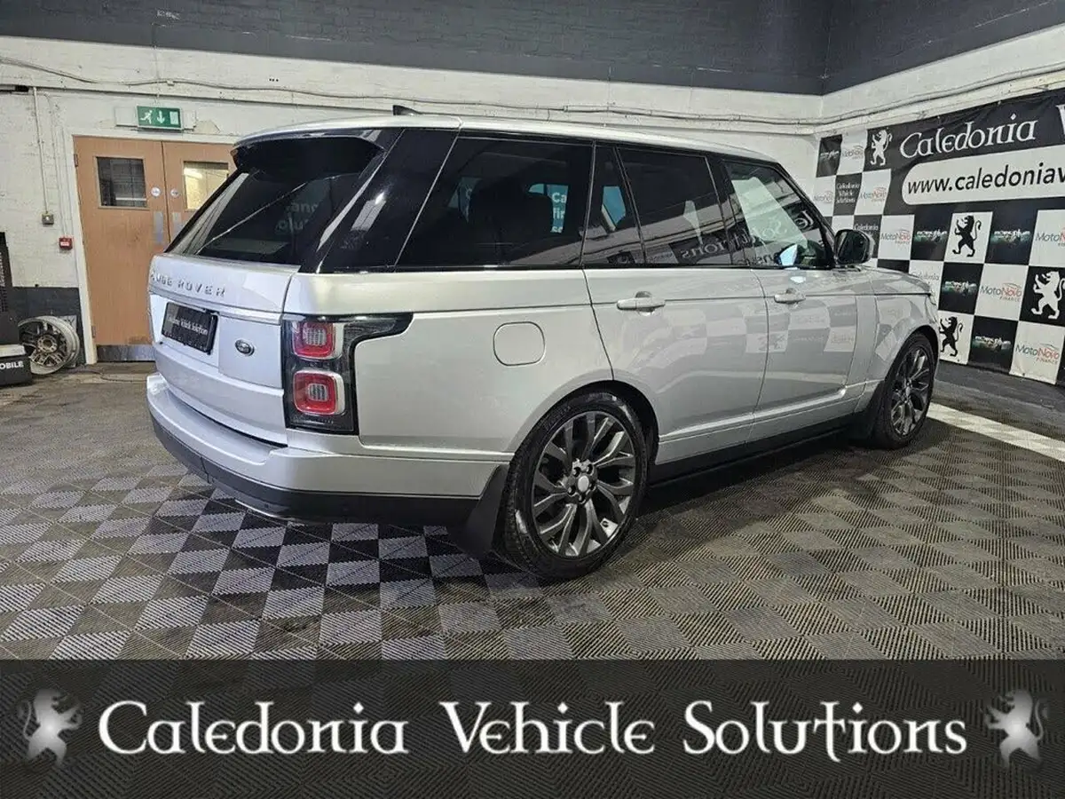 2019-land-rover-range-rover-30-sd-v6-vogue-big-73