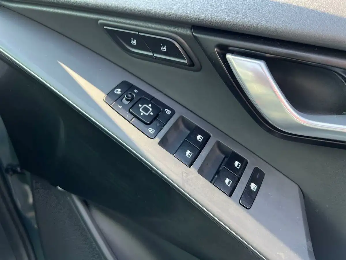 2023-kia-niro-ev-e-4-big-25