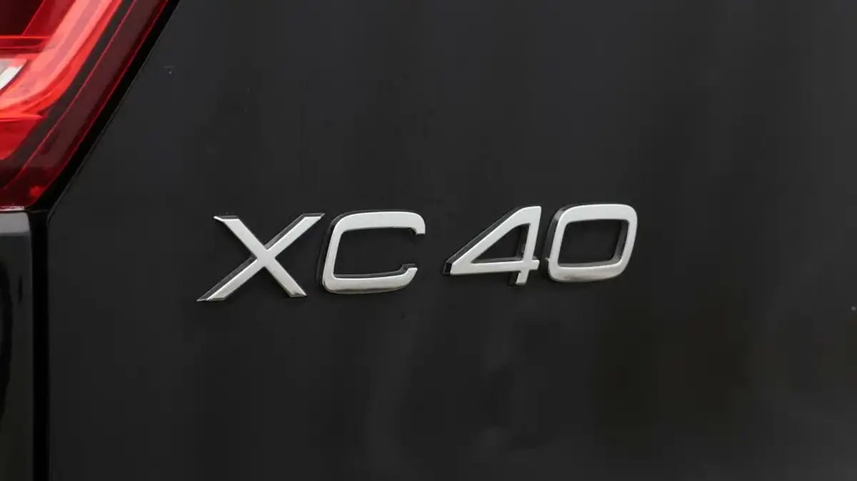 2022-volvo-xc40-15-t5-inscription-pro-big-23