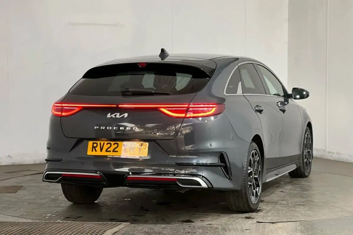 2022-kia-pro-ceed-15-t-gdi-gt-line-big-16