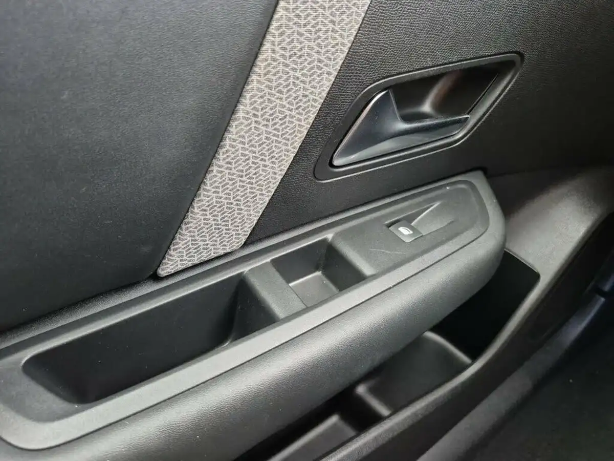 2021-citroen-c4-12-puretech-sense-plus-big-22