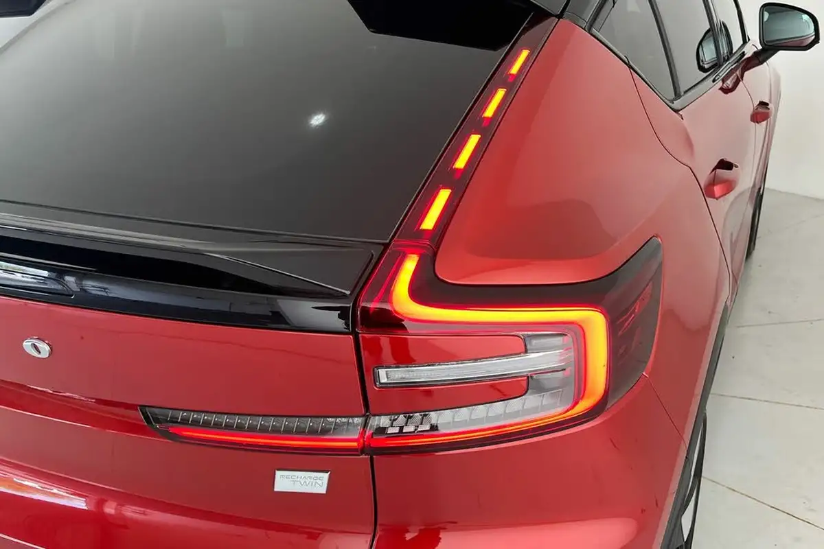 2022-volvo-c40-e-twin-recharge-pro-big-19